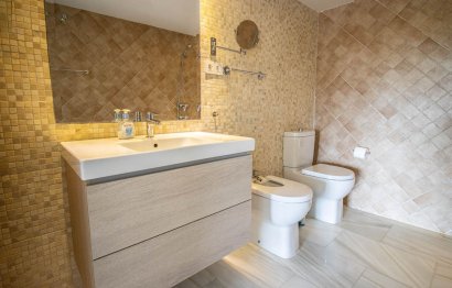 Resale - Apartment - Middle Floor Apartment - Marbella - Nueva Andalucia