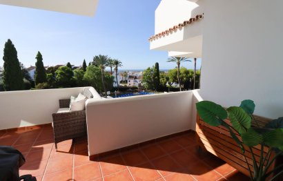 Resale - Apartment - Middle Floor Apartment - Marbella - Nueva Andalucia