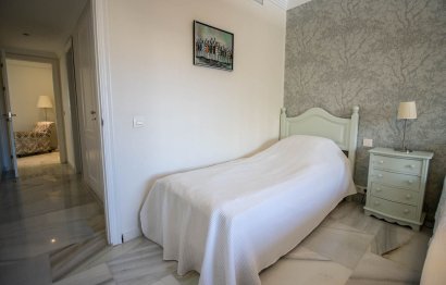 Resale - Apartment - Middle Floor Apartment - Marbella - Nueva Andalucia