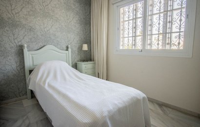 Resale - Apartment - Middle Floor Apartment - Marbella - Nueva Andalucia