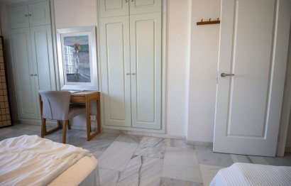 Resale - Apartment - Middle Floor Apartment - Marbella - Nueva Andalucia