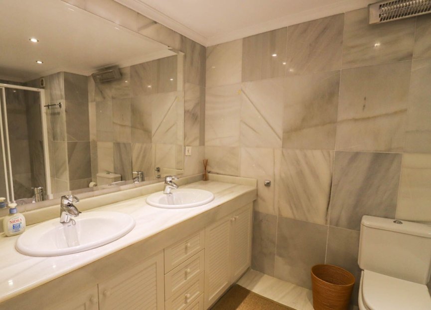 Resale - Apartment - Middle Floor Apartment - Marbella - Nueva Andalucia