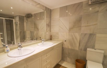 Resale - Apartment - Middle Floor Apartment - Marbella - Nueva Andalucia