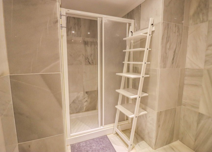 Resale - Apartment - Middle Floor Apartment - Marbella - Nueva Andalucia