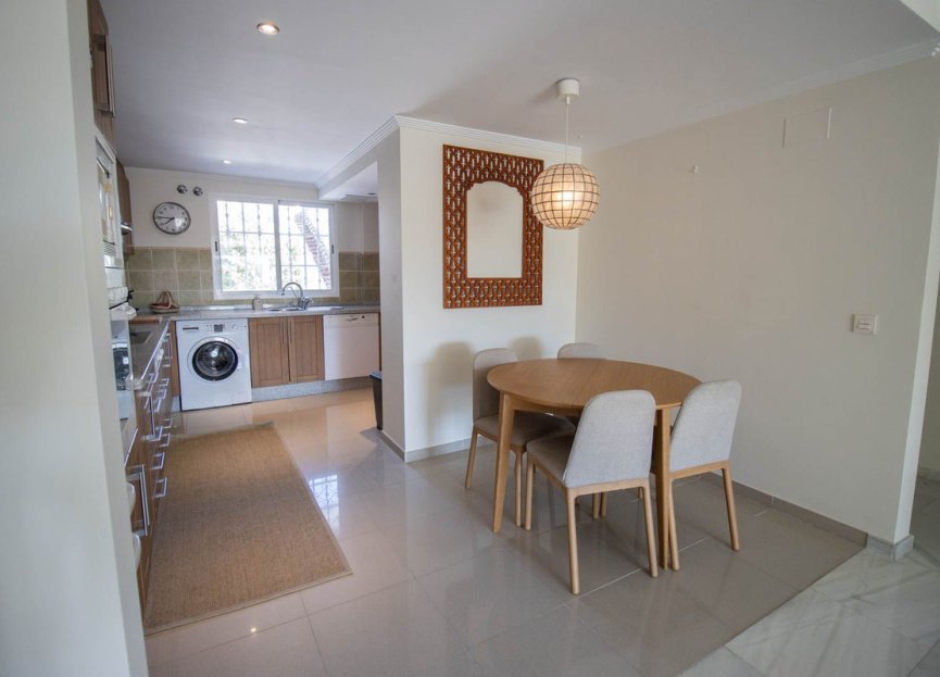 Resale - Apartment - Middle Floor Apartment - Marbella - Nueva Andalucia