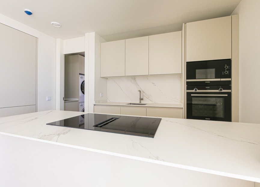 Resale - Apartment - Middle Floor Apartment - Benahavís - Benahavís Centro