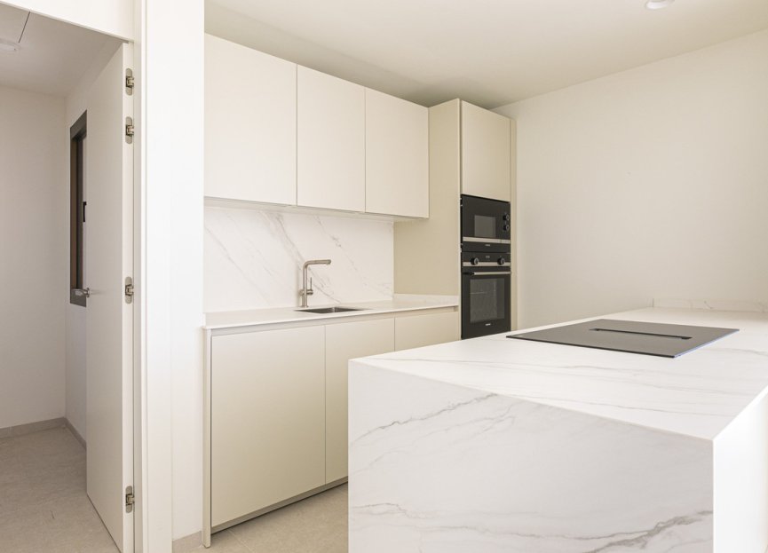 Resale - Apartment - Middle Floor Apartment - Benahavís - Benahavís Centro