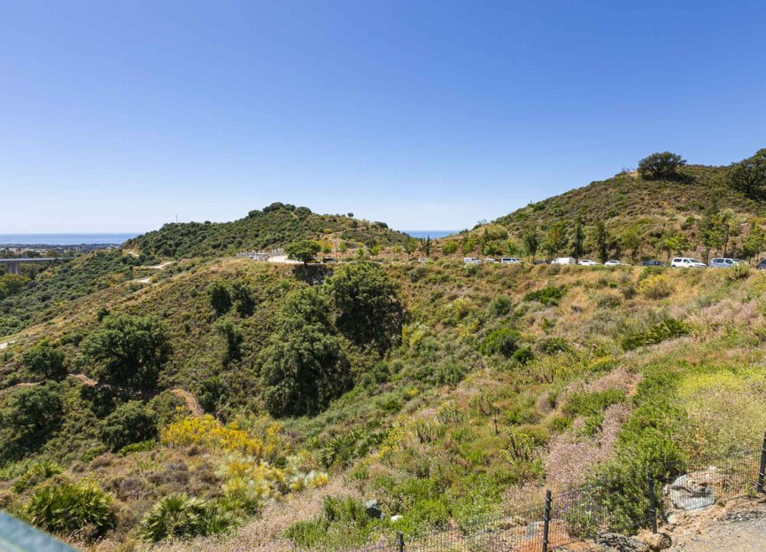 Resale - Apartment - Middle Floor Apartment - Benahavís - Benahavís Centro