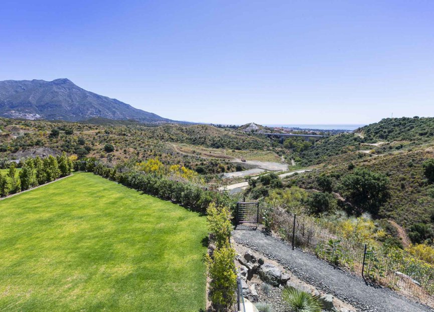 Resale - Apartment - Middle Floor Apartment - Benahavís - Benahavís Centro