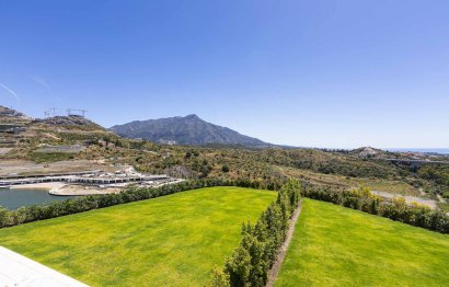 Resale - Apartment - Middle Floor Apartment - Benahavís - Benahavís Centro