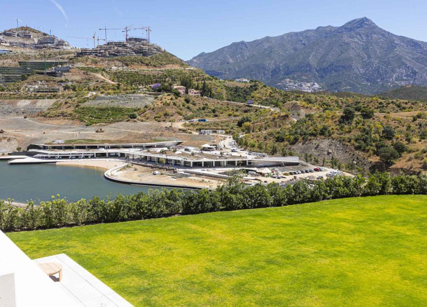 Resale - Apartment - Middle Floor Apartment - Benahavís - Benahavís Centro