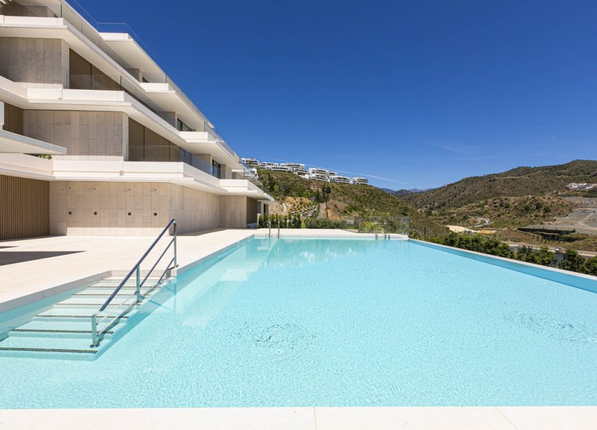 Resale - Apartment - Middle Floor Apartment - Benahavís - Benahavís Centro