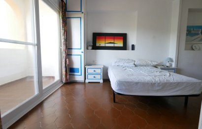 Resale - Apartment - Middle Floor Apartment - Marbella - Cabopino