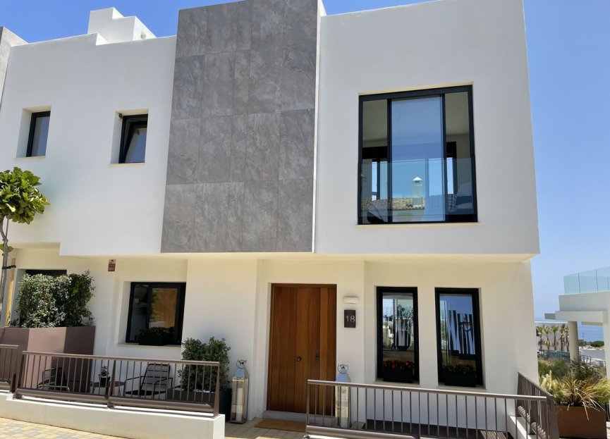 Resale - House - Semi-Detached House - Marbella - Cabopino