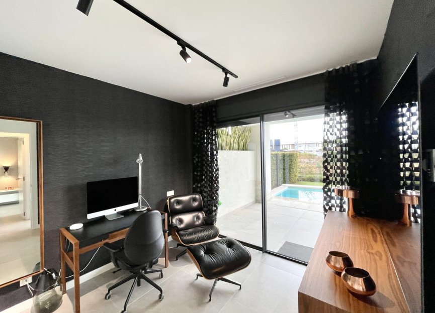 Resale - House - Semi-Detached House - Marbella - Cabopino