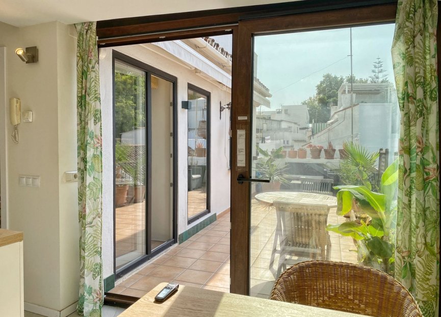 Resale - Apartment - Top Floor Apartment - Marbella - Marbella Centro
