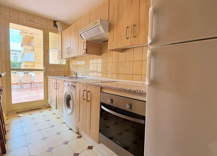 Resale - Apartment - Middle Floor Apartment - Marbella - Marbella Centro