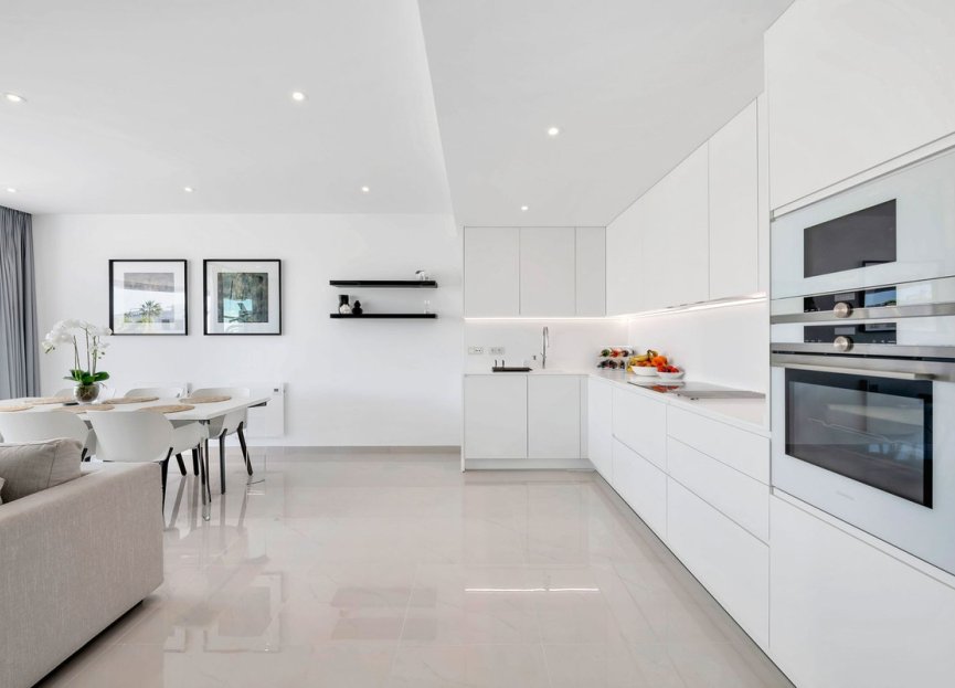 Resale - Apartment - Middle Floor Apartment - Estepona - Estepona Centro