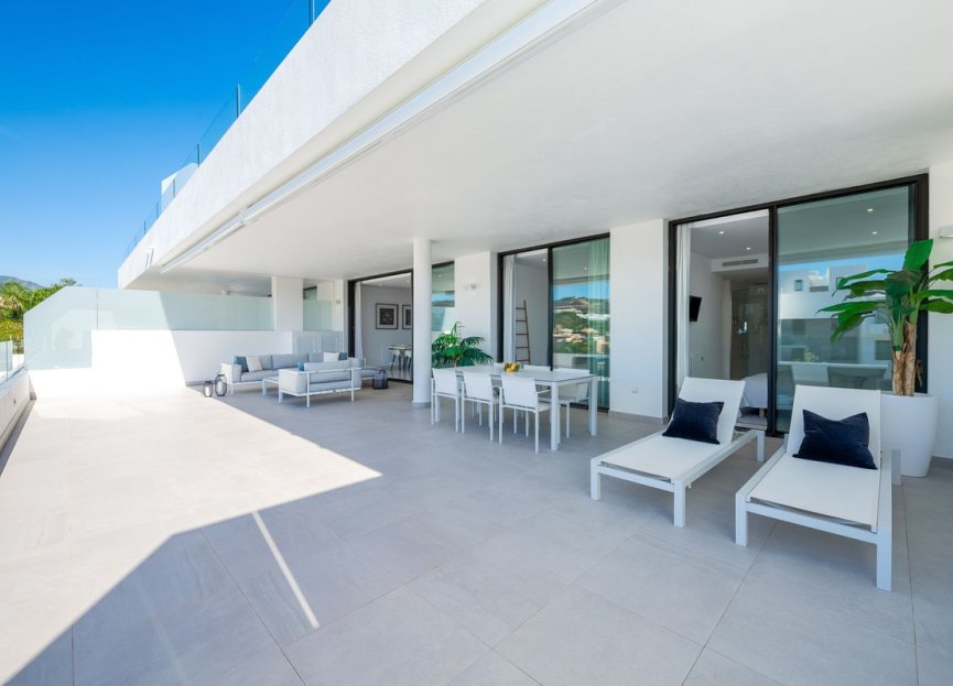 Resale - Apartment - Middle Floor Apartment - Estepona - Estepona Centro