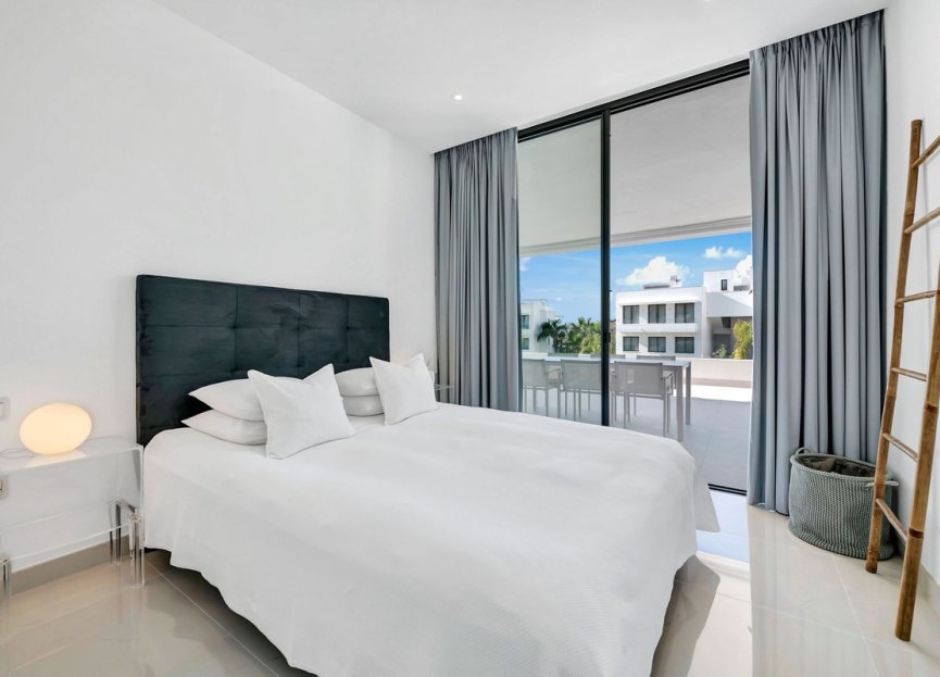 Resale - Apartment - Middle Floor Apartment - Estepona - Estepona Centro