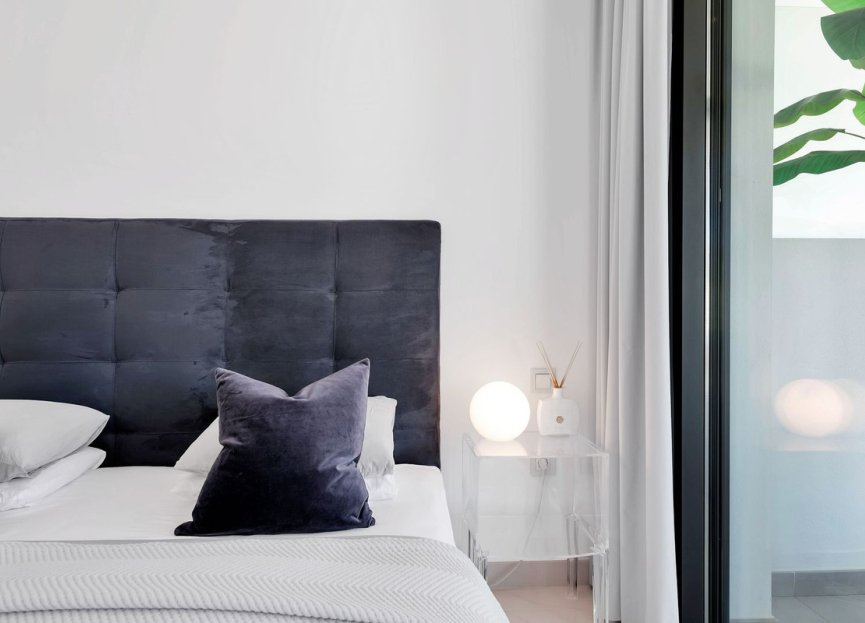 Resale - Apartment - Middle Floor Apartment - Estepona - Estepona Centro