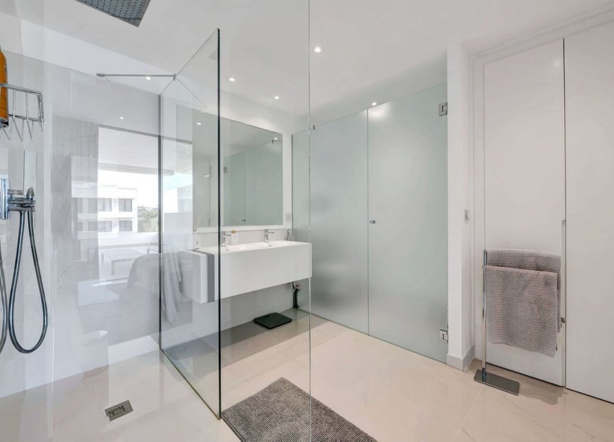 Resale - Apartment - Middle Floor Apartment - Estepona - Estepona Centro