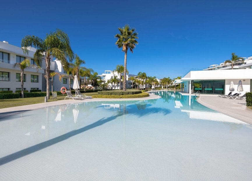 Resale - Apartment - Middle Floor Apartment - Estepona - Estepona Centro