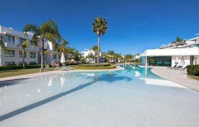 Resale - Apartment - Middle Floor Apartment - Estepona - Estepona Centro