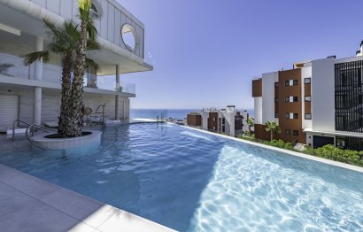 Resale - Apartment - Middle Floor Apartment - Fuengirola - Higueron