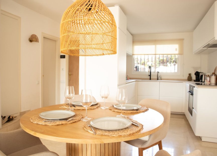 Resale - House - Semi-Detached House - Marbella - Nueva Andalucia