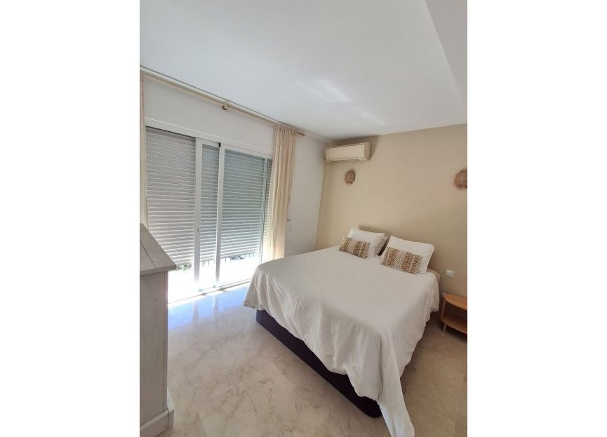 Resale - House - Semi-Detached House - Marbella - Nueva Andalucia