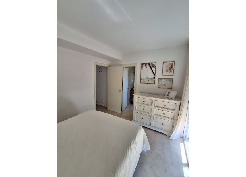 Resale - House - Semi-Detached House - Marbella - Nueva Andalucia