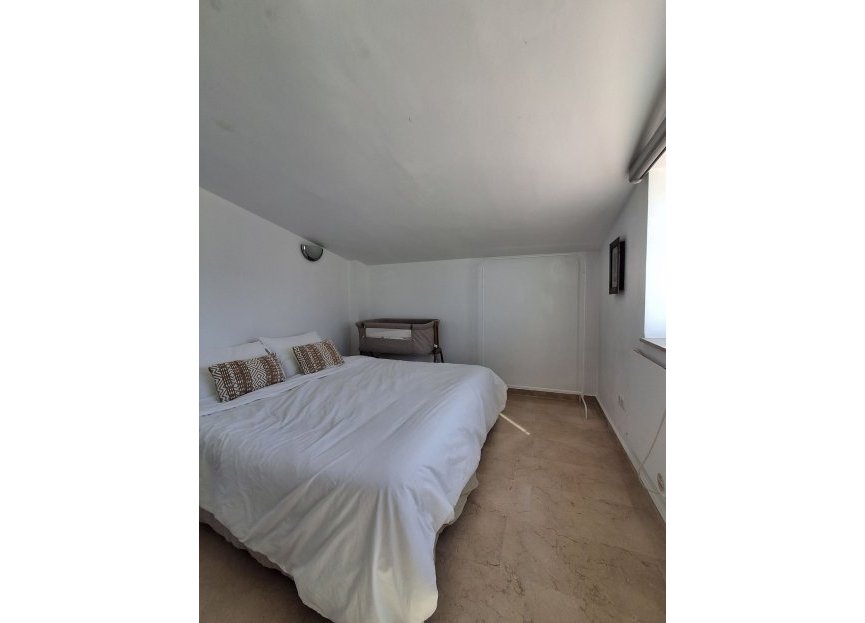 Resale - House - Semi-Detached House - Marbella - Nueva Andalucia