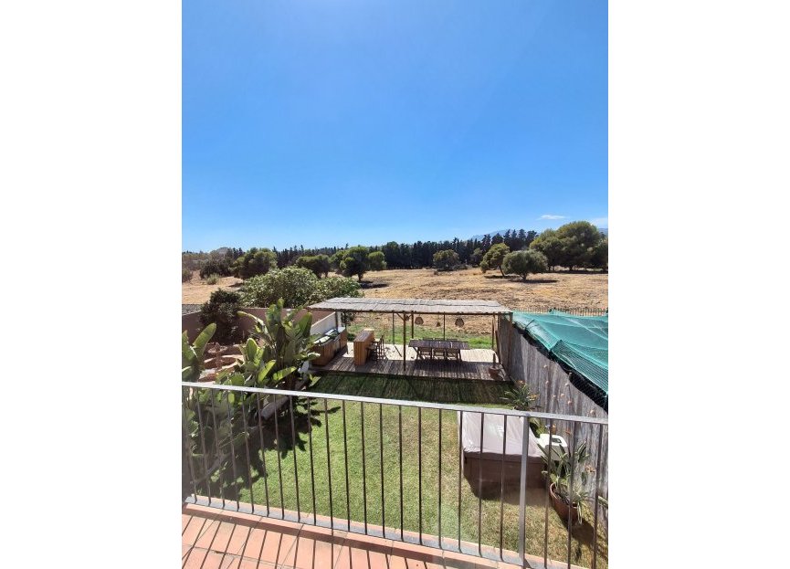 Resale - House - Semi-Detached House - Marbella - Nueva Andalucia