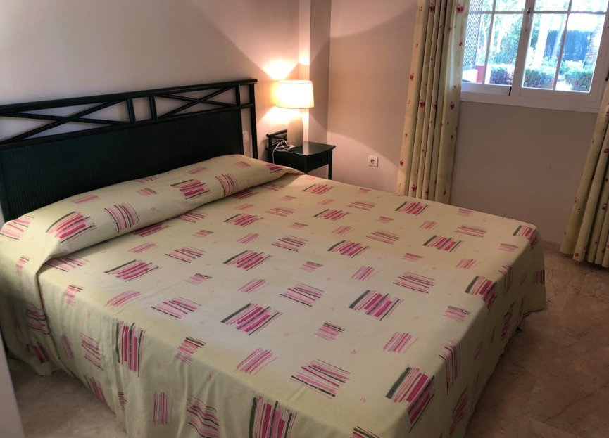 Resale - Ground floor apartment - Marbella - Elviria