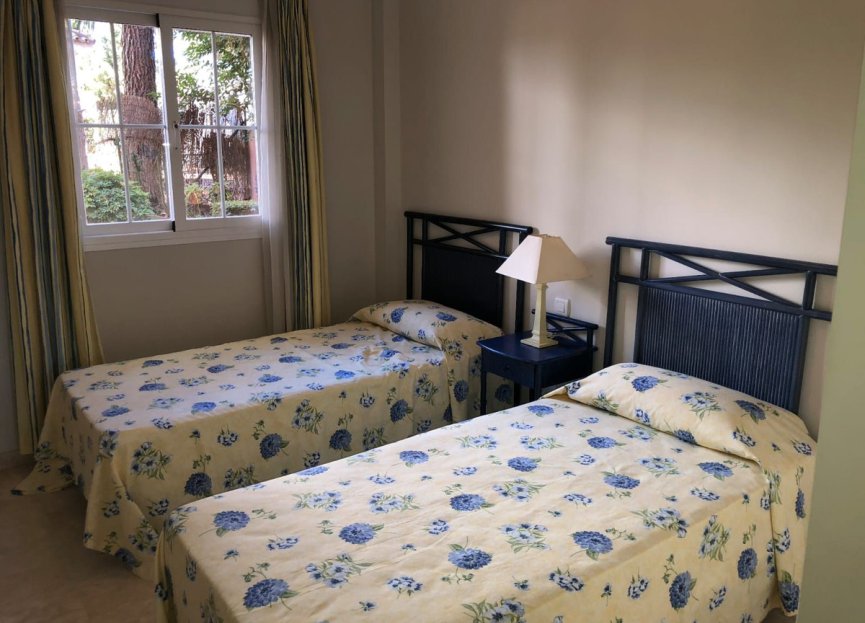 Resale - Ground floor apartment - Marbella - Elviria