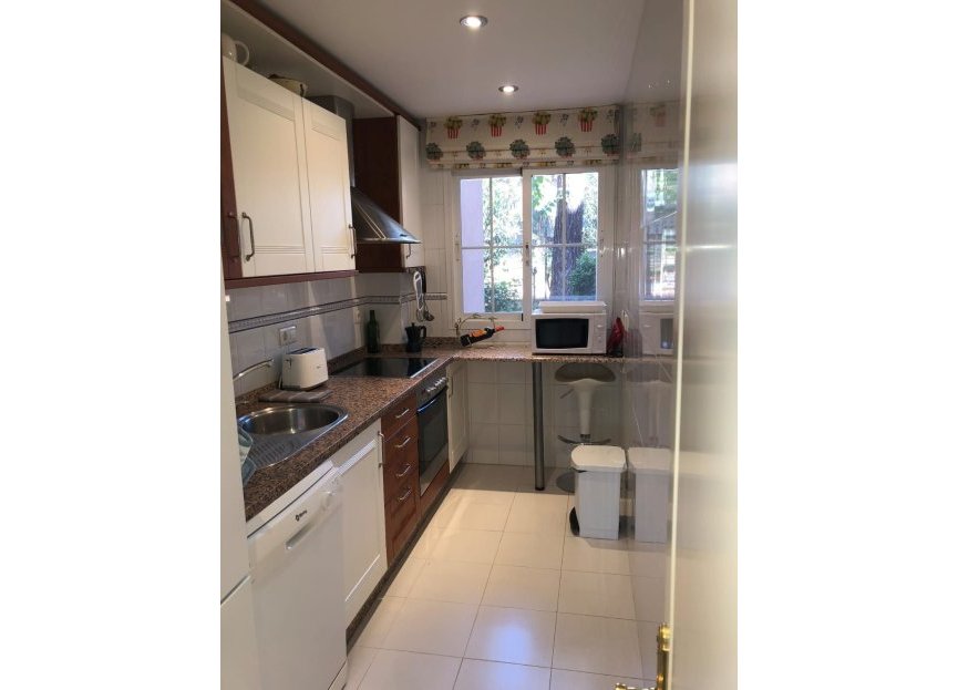 Resale - Ground floor apartment - Marbella - Elviria