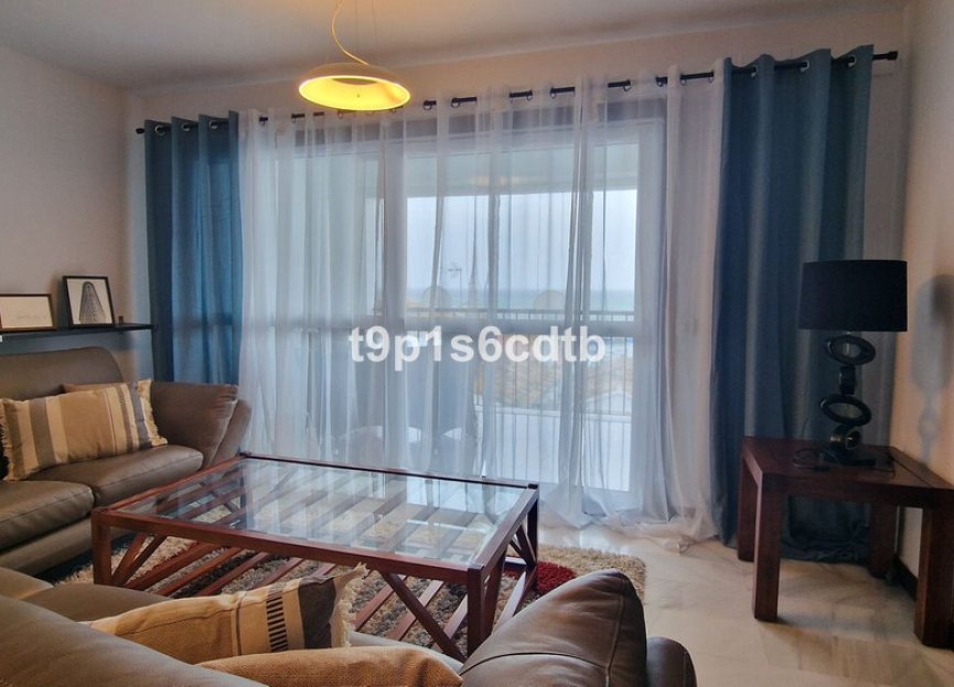Resale - Apartment - Middle Floor Apartment - Marbella - Puerto Banús