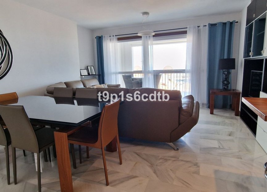 Resale - Apartment - Middle Floor Apartment - Marbella - Puerto Banús