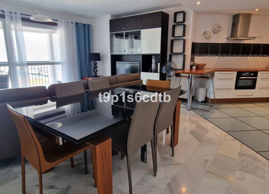 Resale - Apartment - Middle Floor Apartment - Marbella - Puerto Banús