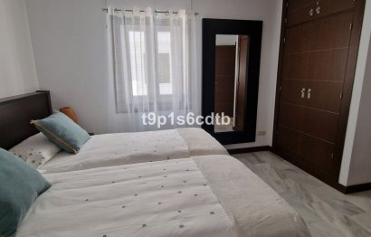 Resale - Apartment - Middle Floor Apartment - Marbella - Puerto Banús