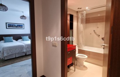 Resale - Apartment - Middle Floor Apartment - Marbella - Puerto Banús