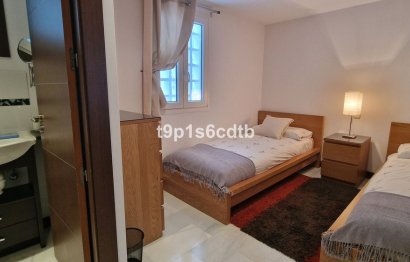 Resale - Apartment - Middle Floor Apartment - Marbella - Puerto Banús