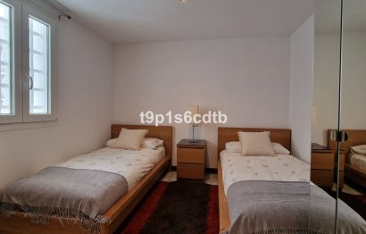 Resale - Apartment - Middle Floor Apartment - Marbella - Puerto Banús