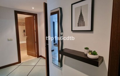 Resale - Apartment - Middle Floor Apartment - Marbella - Puerto Banús