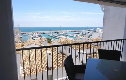 Resale - Apartment - Middle Floor Apartment - Marbella - Puerto Banús