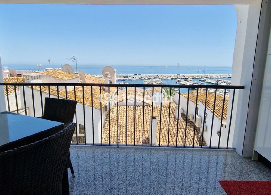 Resale - Apartment - Middle Floor Apartment - Marbella - Puerto Banús