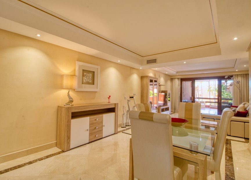 Resale - Apartment - Middle Floor Apartment - Estepona - Estepona Centro