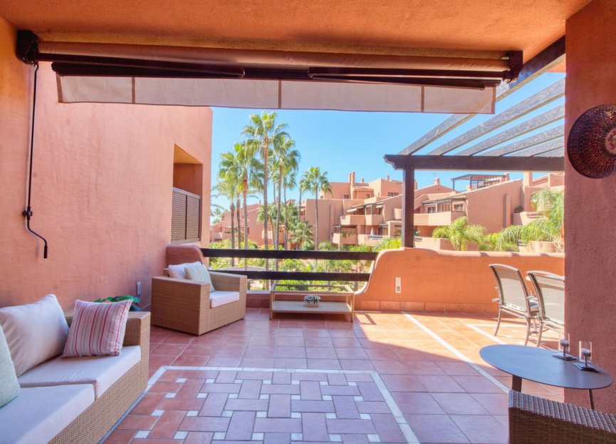 Resale - Apartment - Middle Floor Apartment - Estepona - Estepona Centro