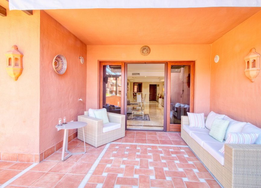Resale - Apartment - Middle Floor Apartment - Estepona - Estepona Centro